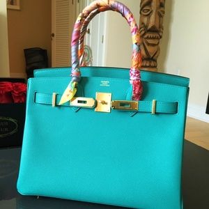 Meet your Posher, Alexis